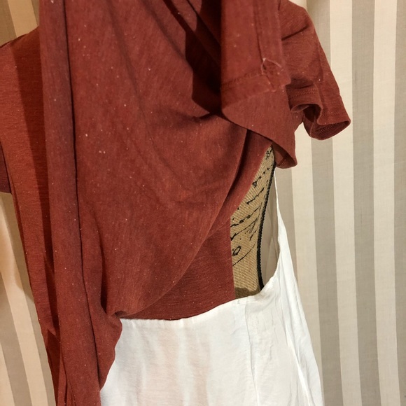 A Pea In the Pod Rust lift up nursing T-shirt NWT - Picture 2 of 5